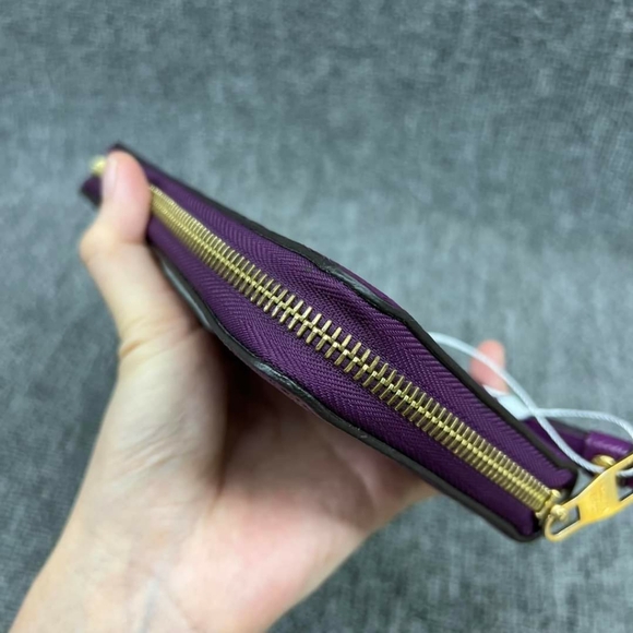 100% Authentic Louis Vuitton Empreinte Purple Zippy - Picture 4 of 13